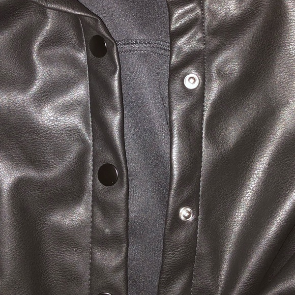 NWOT H&M FAUX LEATHER BLOUSE 🛹 - Picture 4 of 4